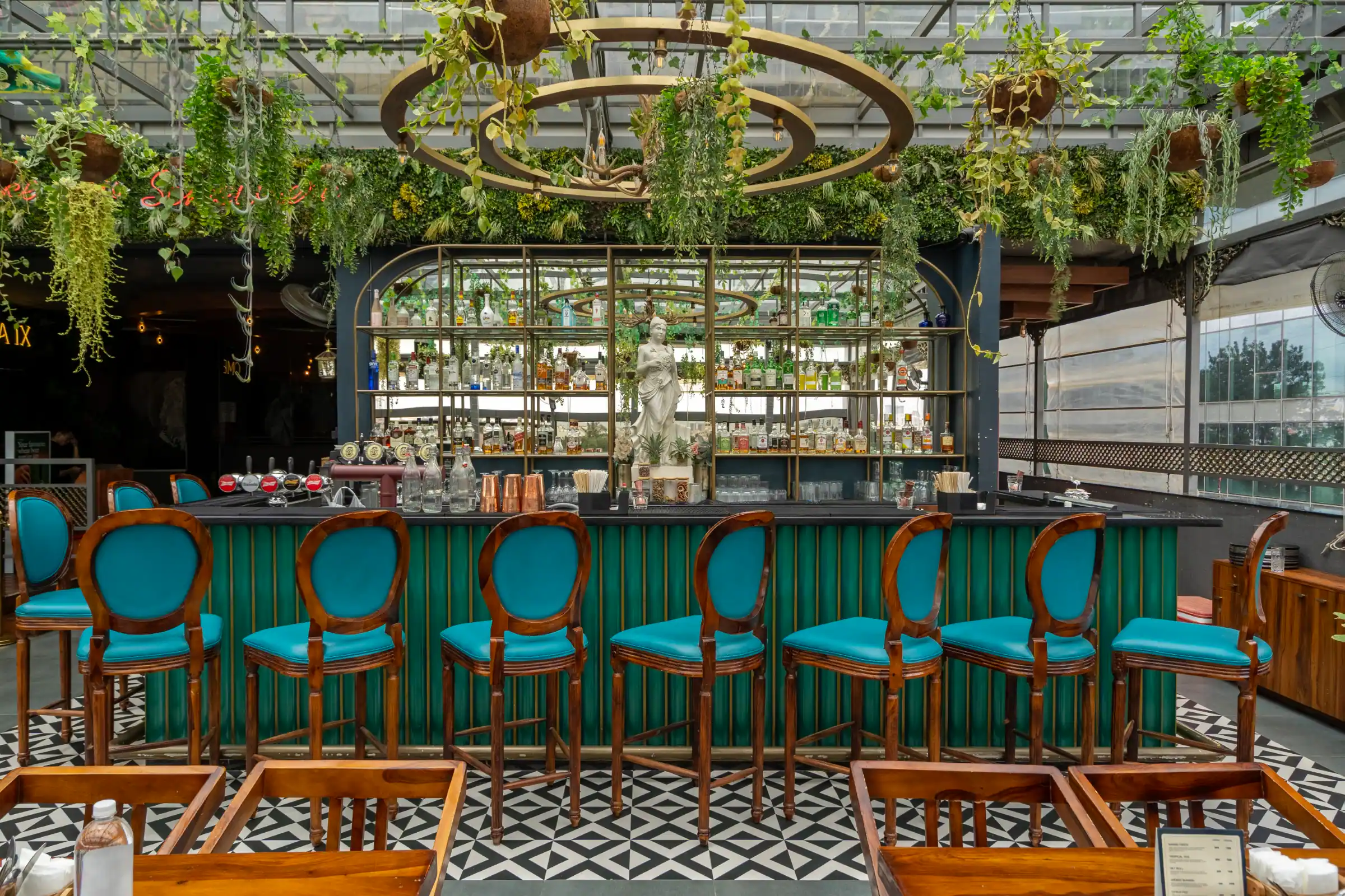 Omega IX - Bar & Kitchen